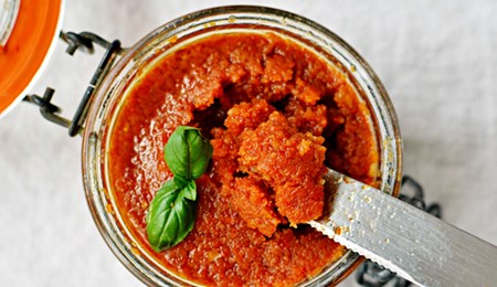 Recept: Homemade tapenade van zongedroogde tomaat