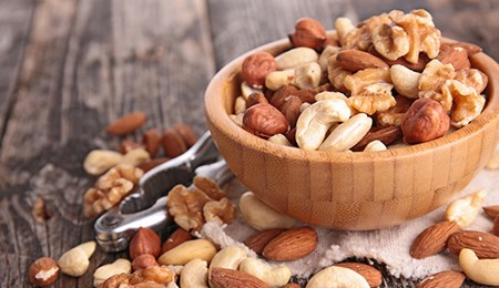 Kies voor een gezonde noot bij de borrel